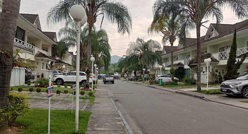 Vargem Pequena – Casa em condomínio