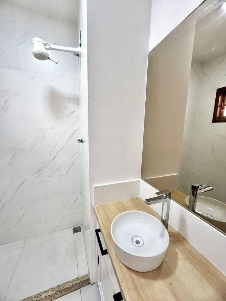 Vargem Grande – Casa duplex – 4 quartos – R$580.000,00