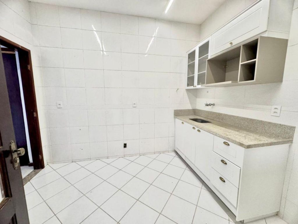 Vargem Grande – Casa duplex – 4 quartos – R$580.000,00