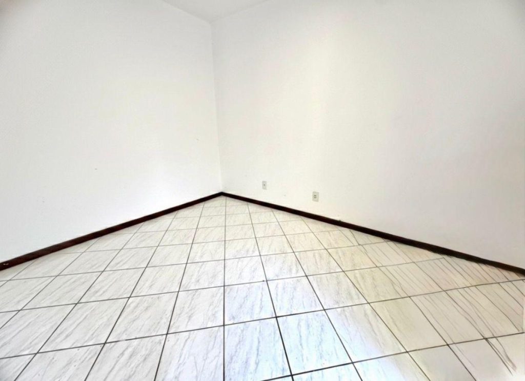 Vargem Grande – Casa duplex – 4 quartos – R$580.000,00