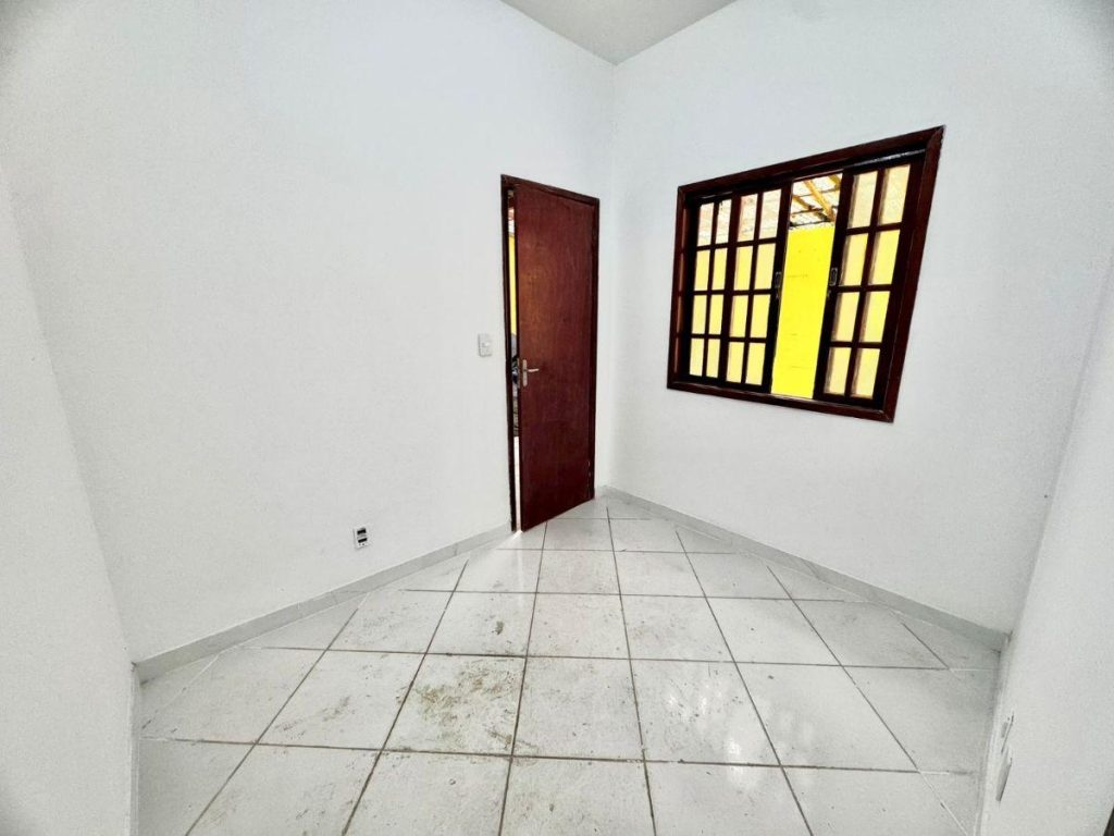 Vargem Grande – Casa duplex – 4 quartos – R$580.000,00