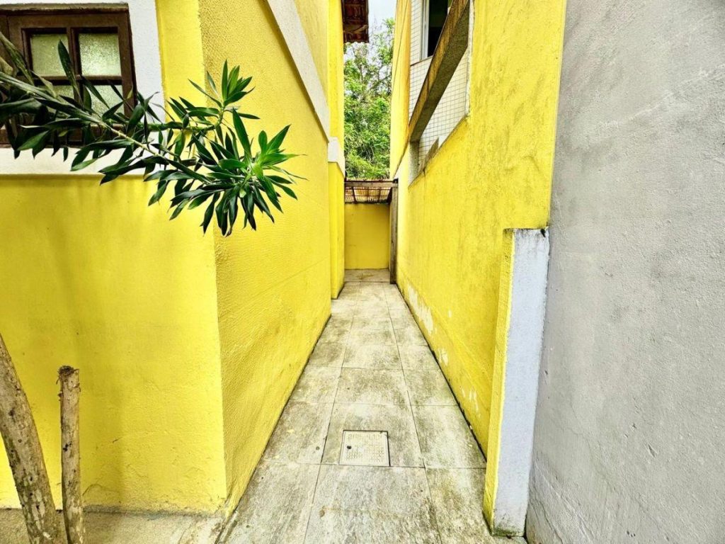 Vargem Grande – Casa duplex – 4 quartos – R$580.000,00