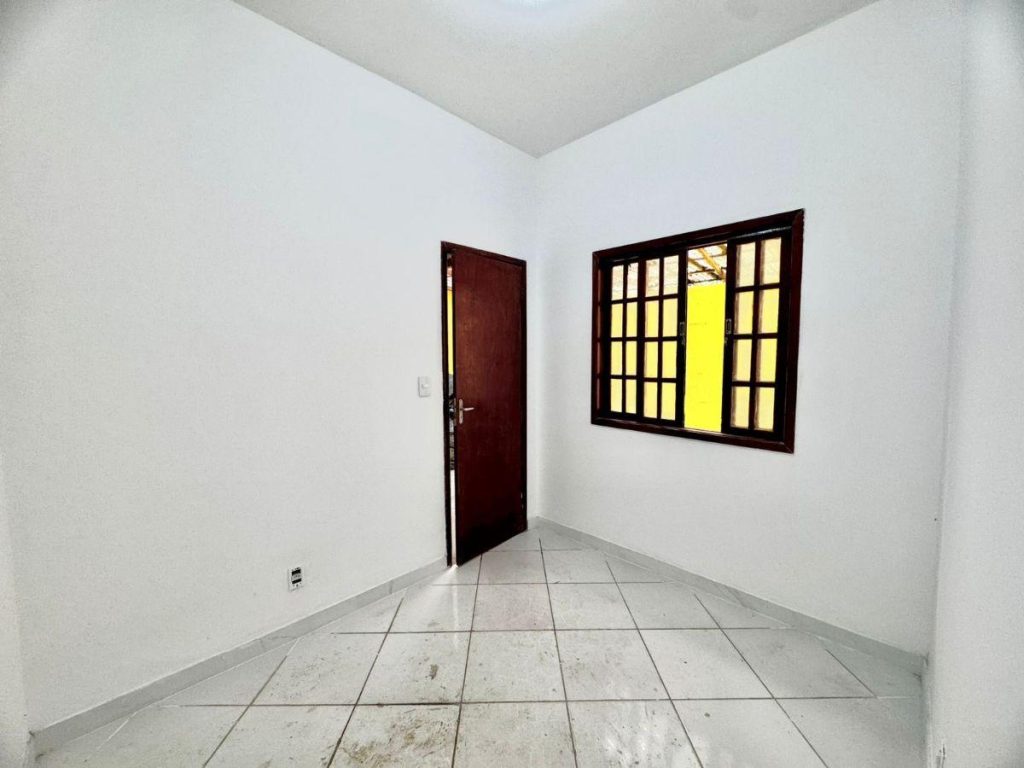 Vargem Grande – Casa duplex – 4 quartos – R$580.000,00