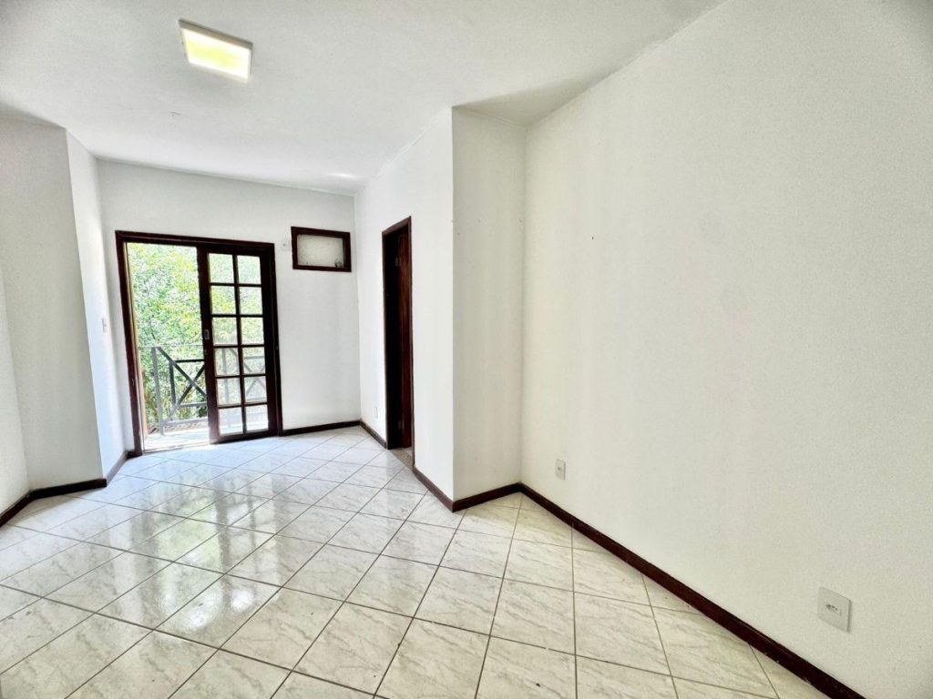 Vargem Grande – Casa duplex – 4 quartos – R$580.000,00