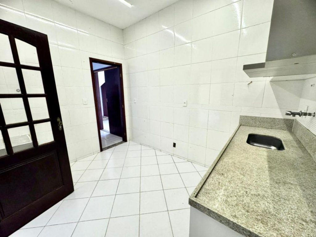 Vargem Grande – Casa duplex – 4 quartos – R$580.000,00