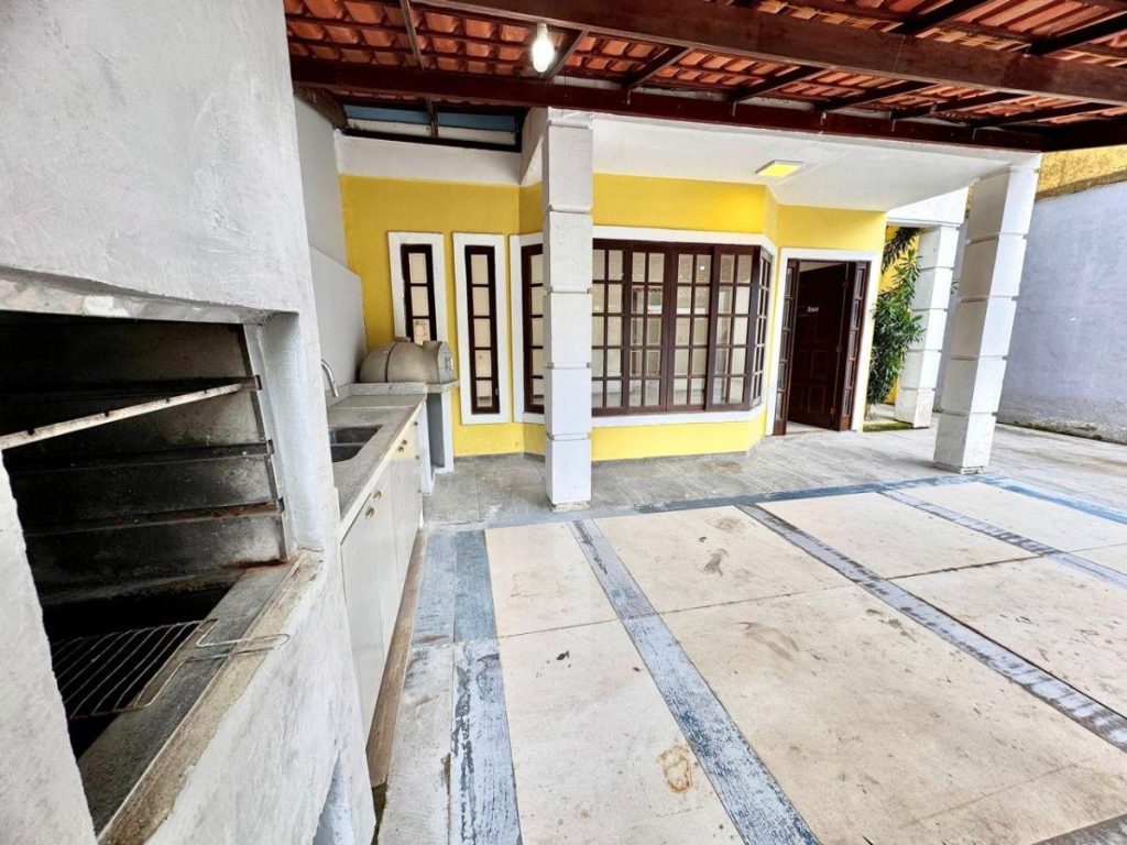 Vargem Grande – Casa duplex – 4 quartos – R$580.000,00
