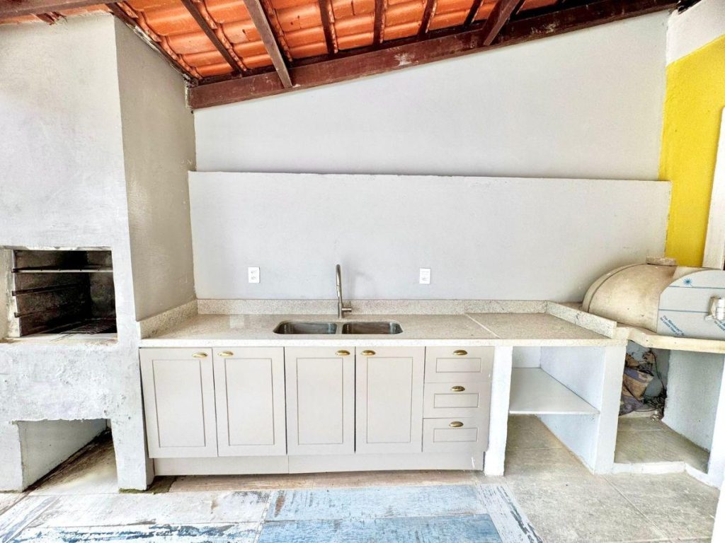 Vargem Grande – Casa duplex – 4 quartos – R$580.000,00