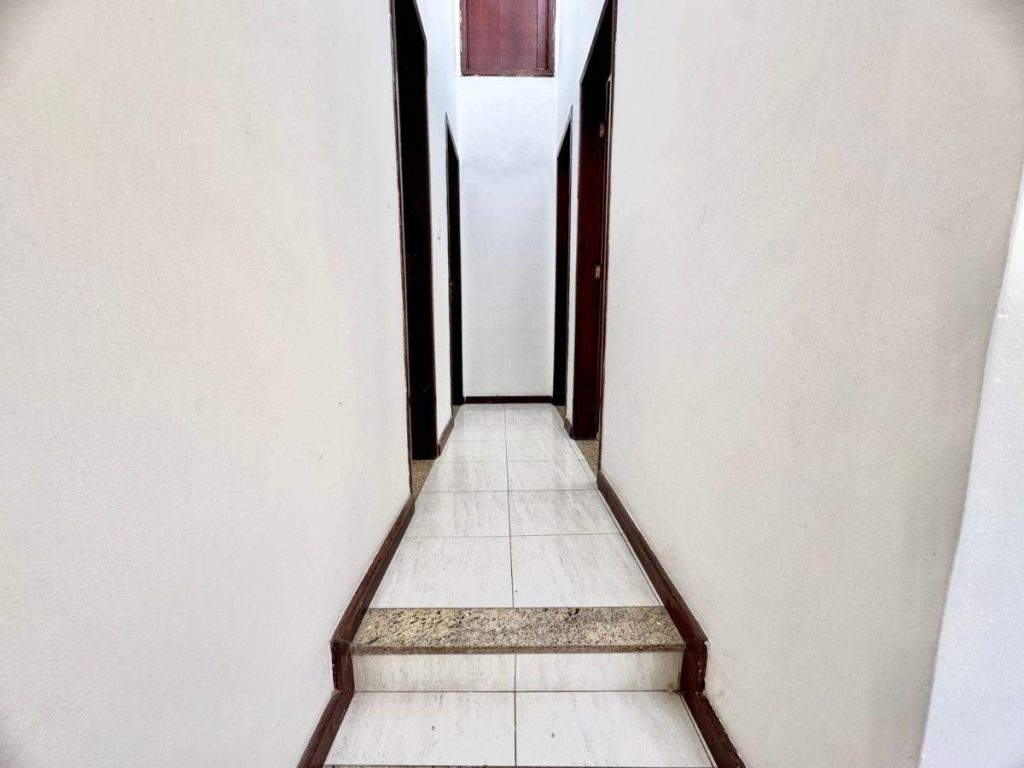 Vargem Grande – Casa duplex – 4 quartos – R$580.000,00