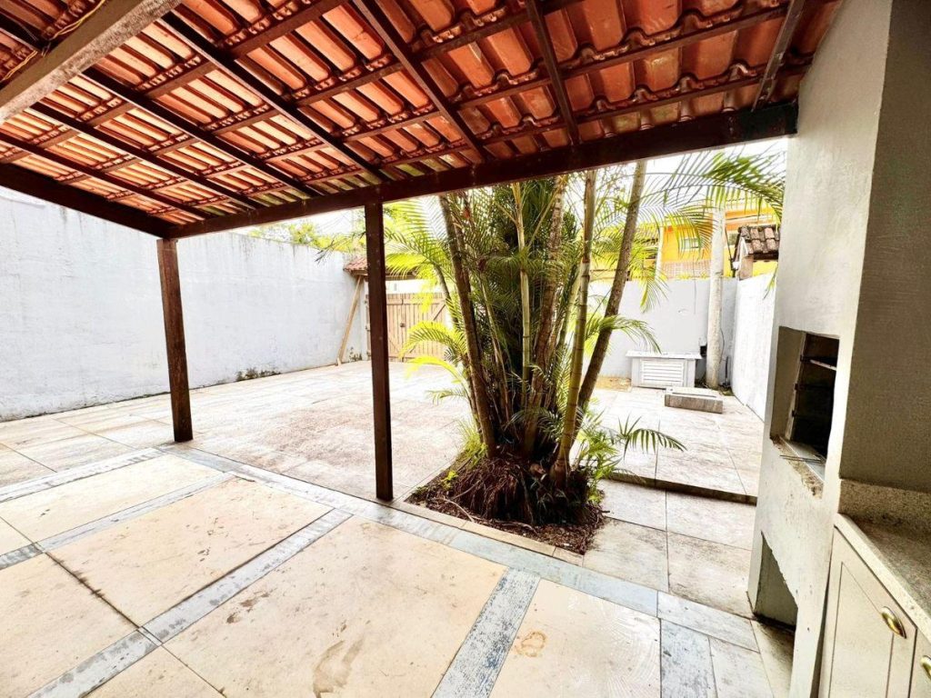 Vargem Grande – Casa duplex – 4 quartos – R$580.000,00