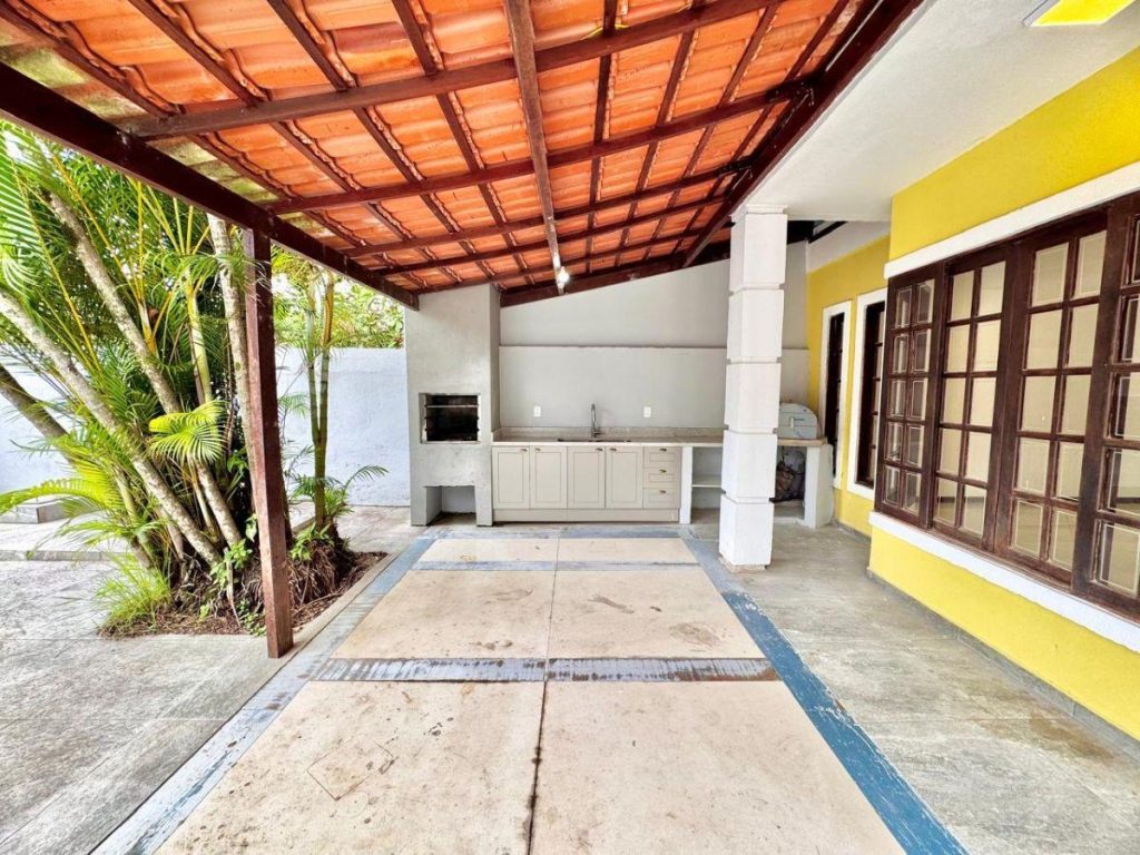 Vargem Grande – Casa duplex – 4 quartos – R$580.000,00