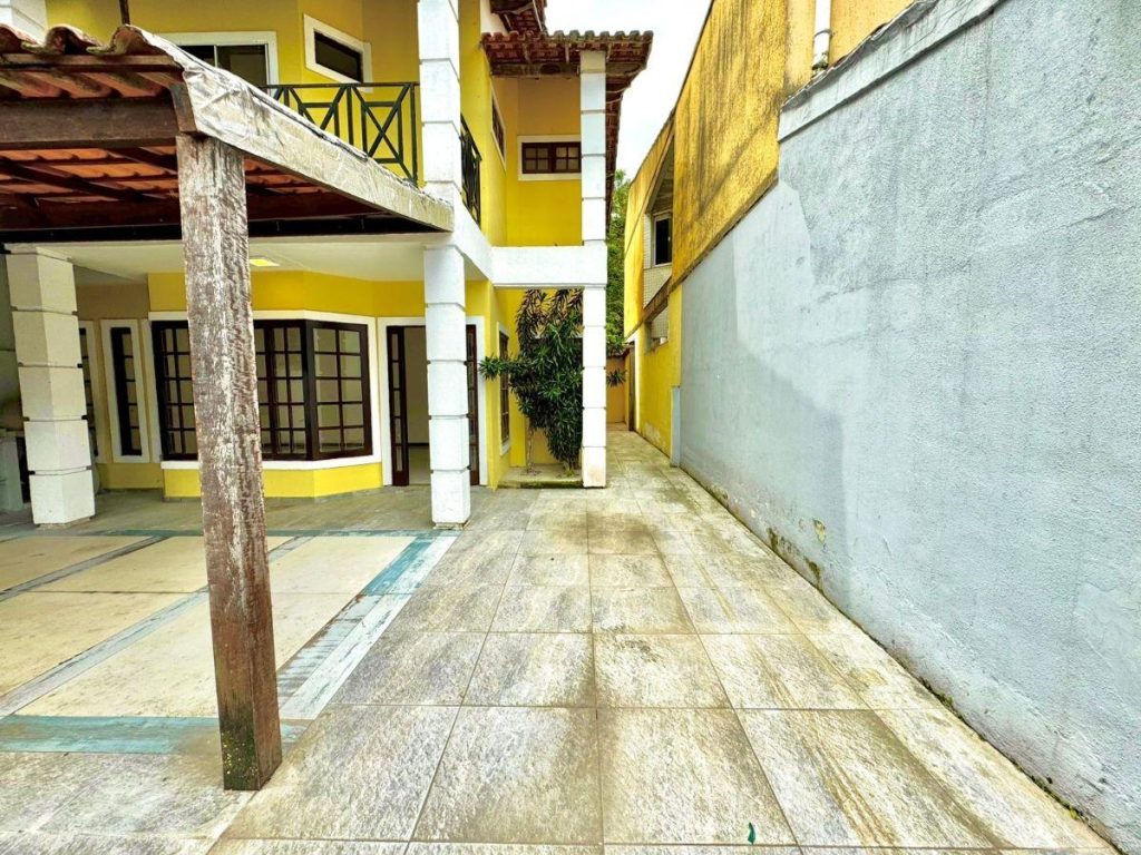 Vargem Grande – Casa duplex – 4 quartos – R$580.000,00