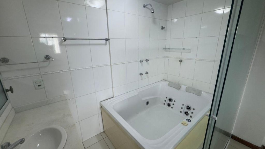 Tijuca – Cobertura – R. Visconde de Figueiredo – 3 quartos – 210m²