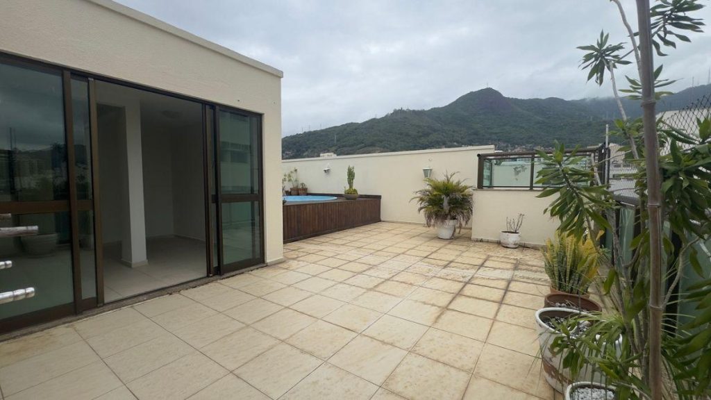 Tijuca – Cobertura – R. Visconde de Figueiredo – 3 quartos – 210m²