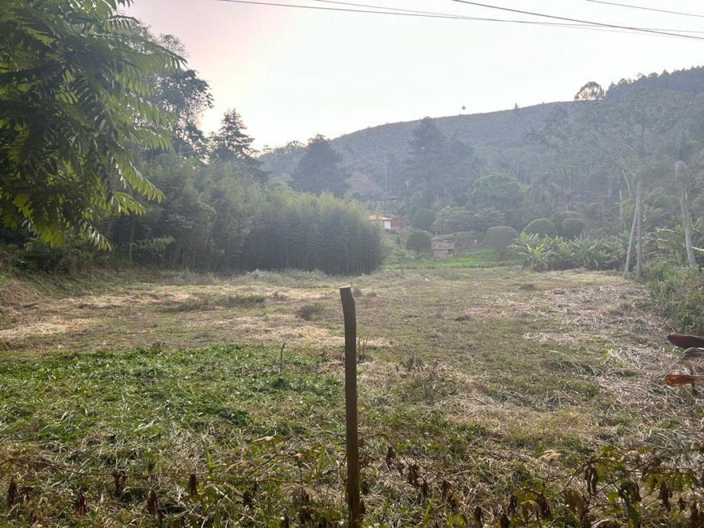 Vale das Videiras – Petrópolis – 2 Lotes – 4.050 m² – R$250.000,00