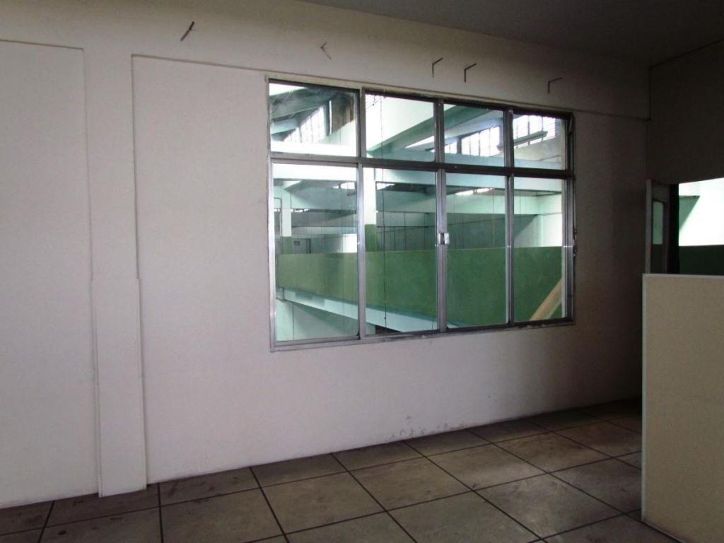 Galpão – São Cristóvão – Rua Melo e Souza – 3.373 m² – R$75.000,00