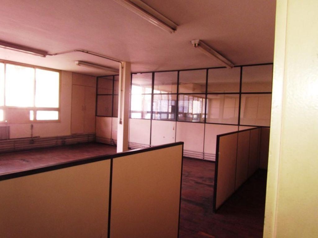Galpão – São Cristóvão – Rua Melo e Souza – 3.373 m² – R$75.000,00