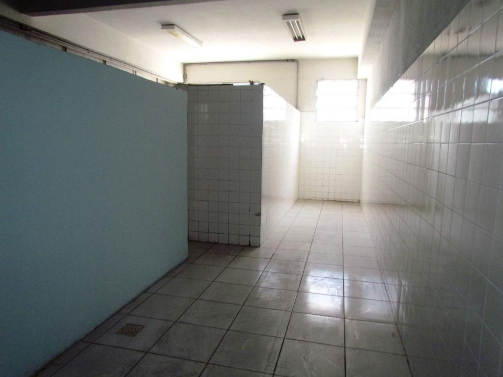 Galpão – São Cristóvão – Rua Melo e Souza – 3.373 m² – R$75.000,00