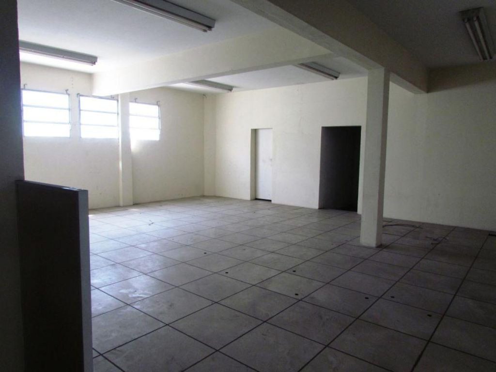 Galpão – São Cristóvão – Rua Melo e Souza – 3.373 m² – R$75.000,00